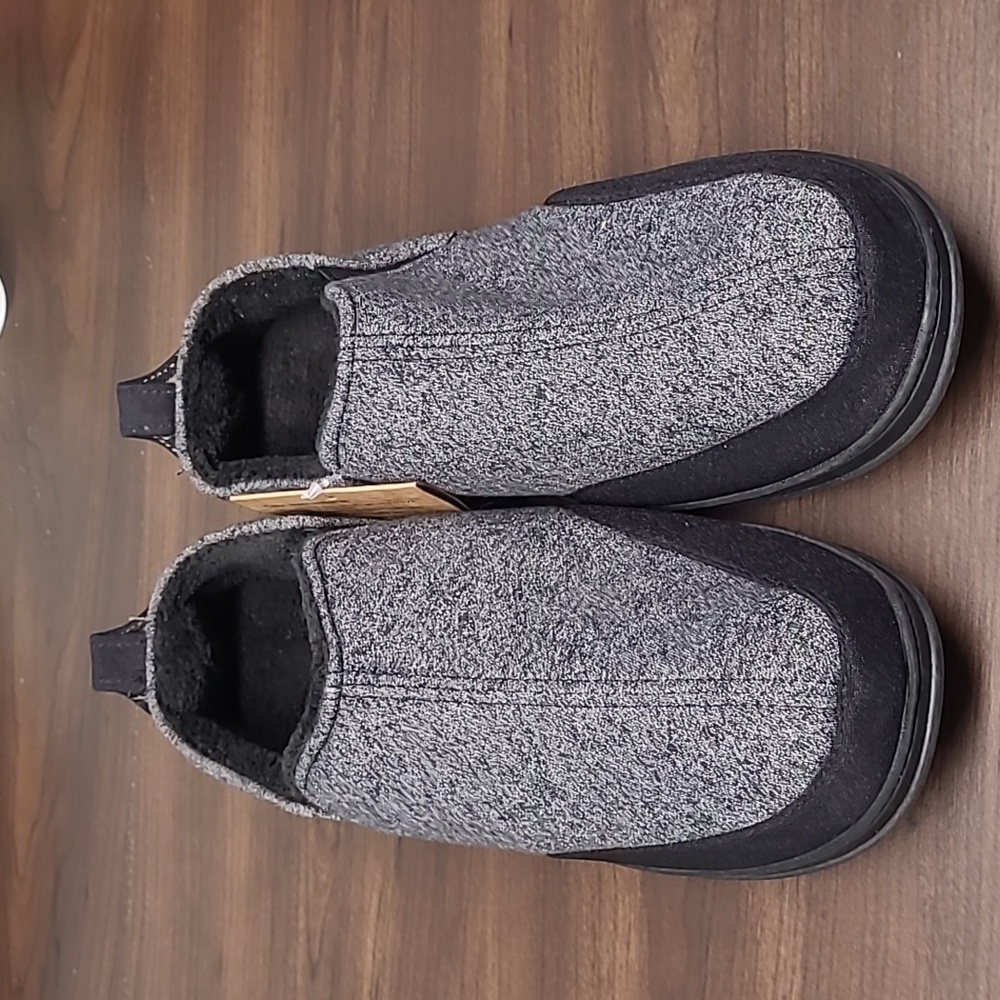 Longbay Size S (7/8) Grey and Black Slip On Slippers